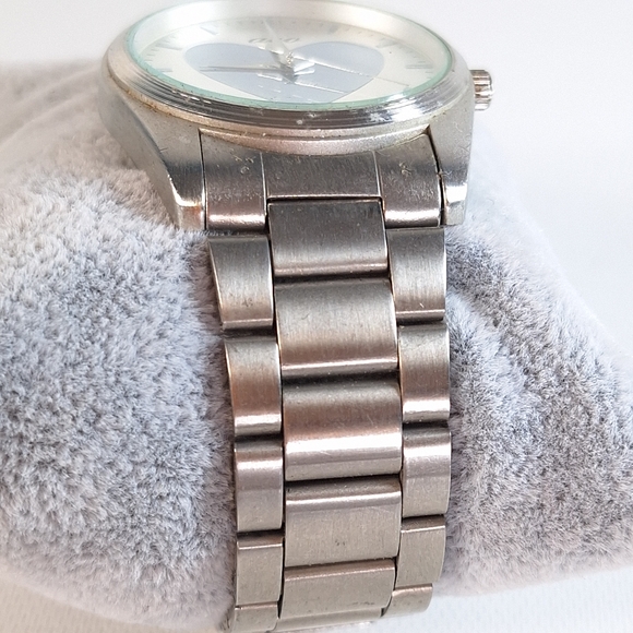 American Eagle Outfitters Ladies Stainless Steel Wrist Watch, New Battery - Picture 4 of 9